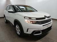 Pogled sprijeda desno