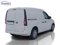 Skats no labās puses aizmugurē