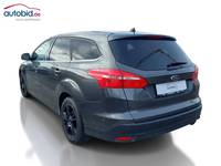 Vue de l’arrière gauche