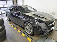 Pogled sprijeda desno