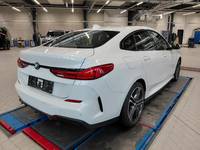 Skats no labās puses aizmugurē