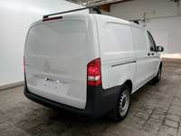 Pogled od pozadi desno