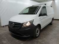 Pogled od napred levo