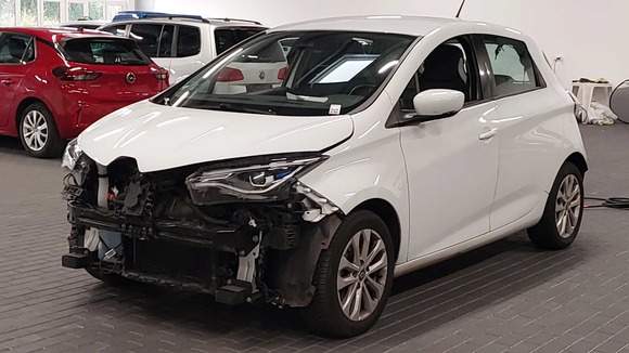 Pogled od napred levo