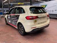 Pogled od pozadi levo