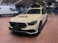 Pogled od napred levo