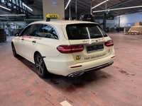 Pogled od pozadi levo