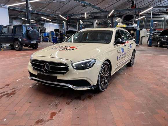 Pogled od napred levo