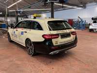 Pogled od pozadi levo