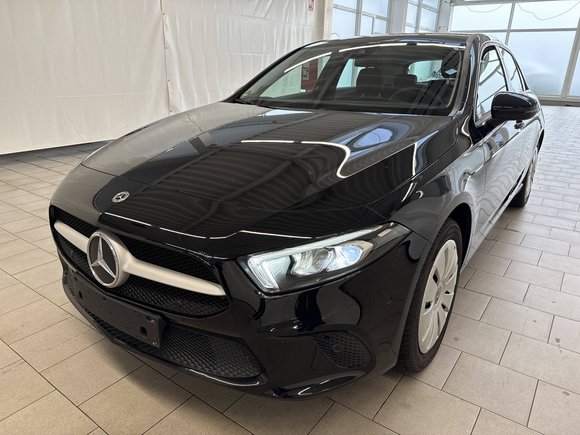 Pogled od napred levo