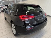 Pogled od pozadi levo