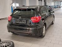 Aanzicht achter rechts