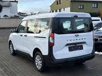 Pogled od pozadi levo