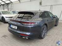 Pogled od pozadi desno