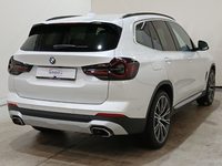 Pogled od pozadi desno