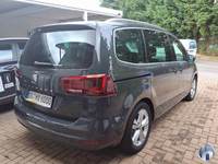 Pogled od pozadi desno