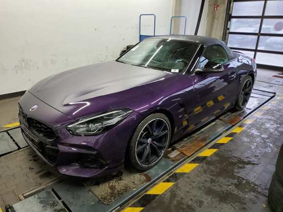 Pogled sprijeda lijevo