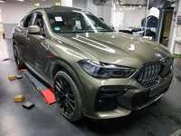 Pogled sprijeda desno