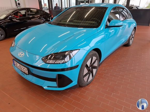 Pogled od napred levo