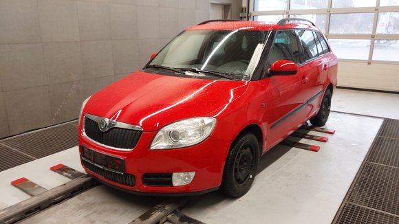 Pogled sprijeda lijevo