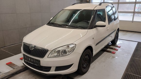 Pogled sprijeda lijevo