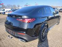 Pogled od pozadi desno