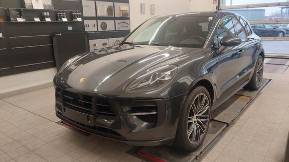 Pogled od napred levo