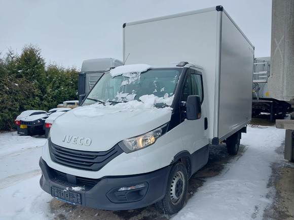 Náhled zpředu zleva