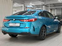 Pogled od pozadi desno