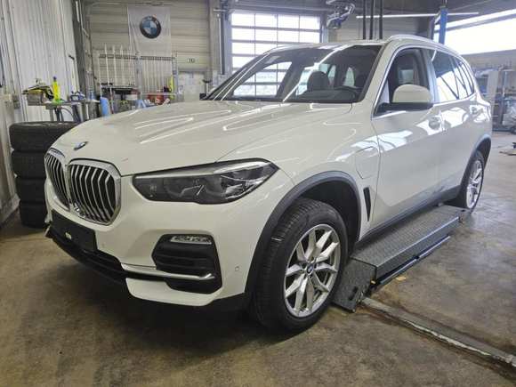 Вид спереди слева