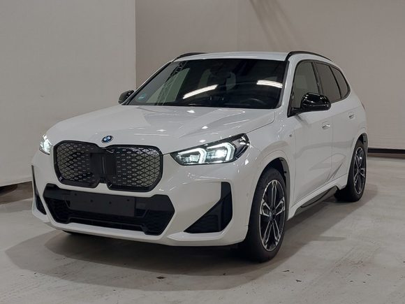 Pogled od napred levo