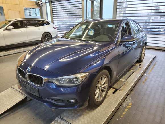 Pogled sprijeda lijevo