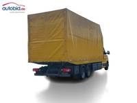 Skats no labās puses aizmugurē