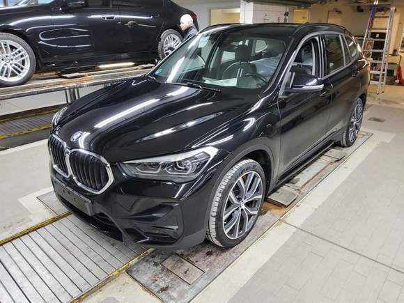 Pogled od napred levo