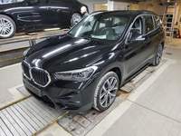 Pogled od napred levo