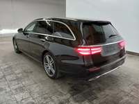 Pogled od pozadi levo