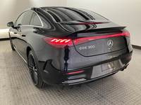 Pogled od pozadi levo