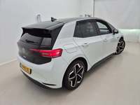 Pogled od pozadi desno