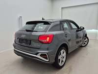 Pogled od pozadi desno