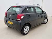 Pogled od pozadi desno