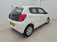 Pogled od pozadi desno