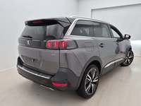 Pogled od pozadi desno