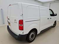 Изглед отзад отдясно