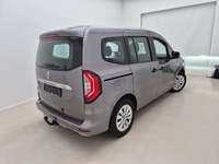 Вид сзади справа