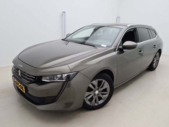 Вид спереди слева