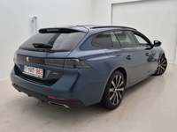 Изглед отзад отдясно