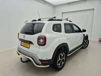 Изглед отзад отдясно