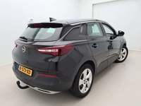 Изглед отзад отдясно