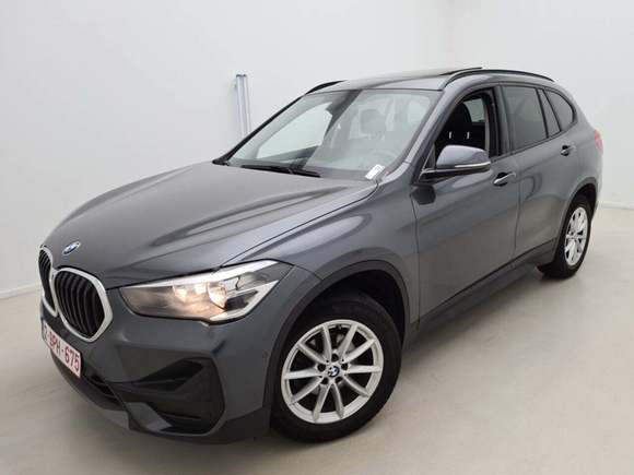 Pogled od napred levo