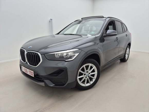 Pogled od napred levo